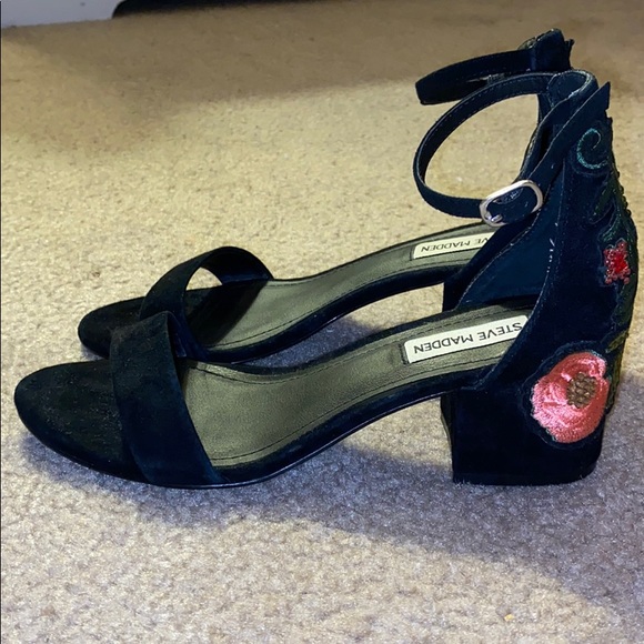 Steve Madden Black Suede Low heel Sandals - Picture 3 of 7